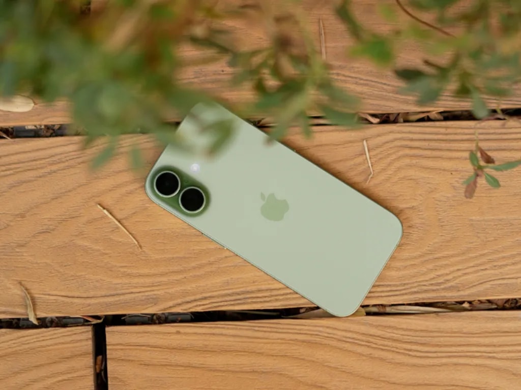 نقد و بررسی گوشی موبایل آیفون ۱۷؛ پایان حسرت مدلهای پرو!