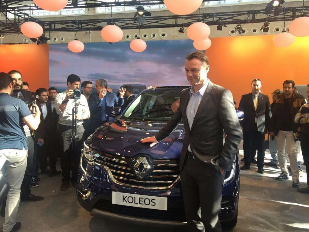 لورنس وَن دِن اَکر، طراح ارشد رنو در نمایشگاه تهران