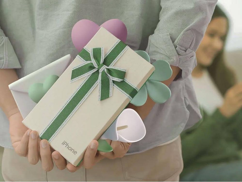 راهنمای خرید گوشی و کالای دیجیتال برای هدیه ولنتاین | بهترین هدیه روز عشاق مناسب دختر و پسر