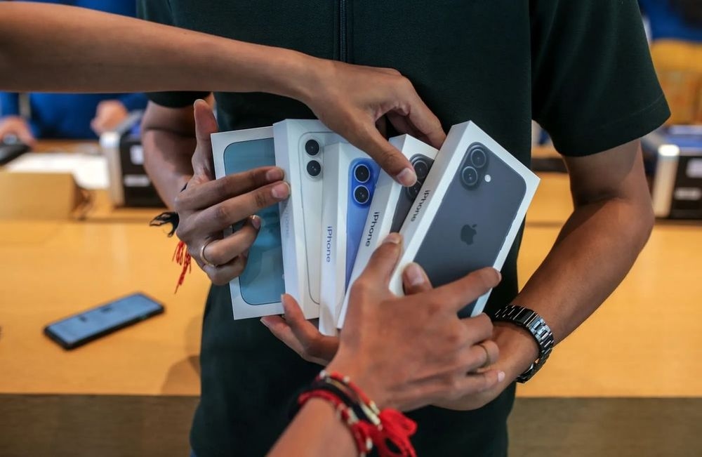 نگرانی واردکنندگان از ایجاد انحصار در واردات آیفون