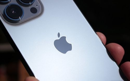 آیفون تاشو اپل احتمالاً بین ۲۰۰۰ تا ۲۵۰۰ دلار قیمت خواهد داشت!