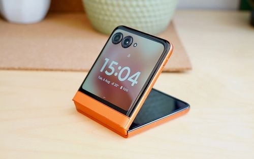 تاشدنی جدید موتورولا را در تصاویر رندری آن تماشا کنید!