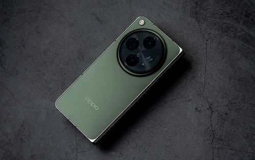 باریک‌ترین تاشدنی جهان را در کنار آیپد پرو اپل مشاهده کنید!