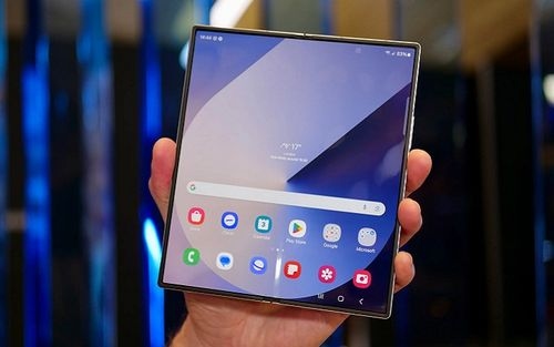 مدل ویژه گلکسی زد فولد ۶ از دوربین زیر نمایشگر بهره نخواهد برد