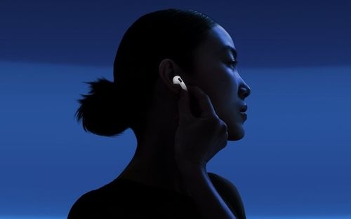 اپل همچنان دست‌نیافتنی در فروش هدفون‌های بی‌سیم