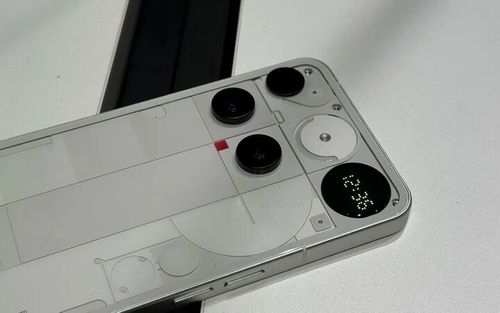 ناتینگ فون (3) در مقایسه با رقبای خود چه برتری‌هایی دارد؟ 