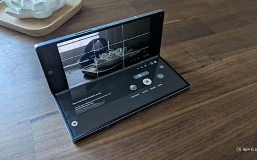 ۱۲ کاری که انجام آن‌ها با گوشی تاشوی کتابی تجربه‌ بهتری است