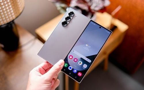 ۶ نکته که قبل از خرید گوشی تاشو باید در نظر بگیرید