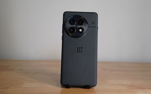 وان پلاس 13T با امتیاز‌ چشمگیر در بنچمارک آنتوتو لیست شد