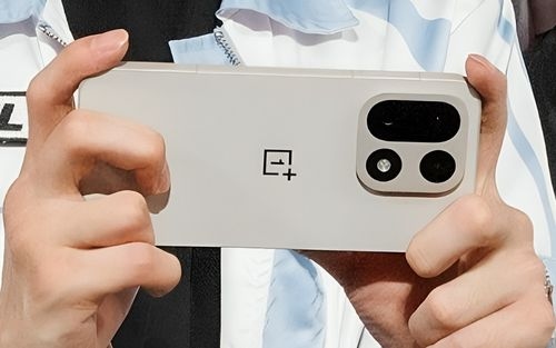 تصاویر جدید فاش‌شده طراحی وان پلاس 15 را نشان می‌دهند