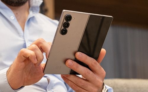 سامسونگ زمان رونمایی از نسل جدید تاشدنی‌های خود را تایید کرد