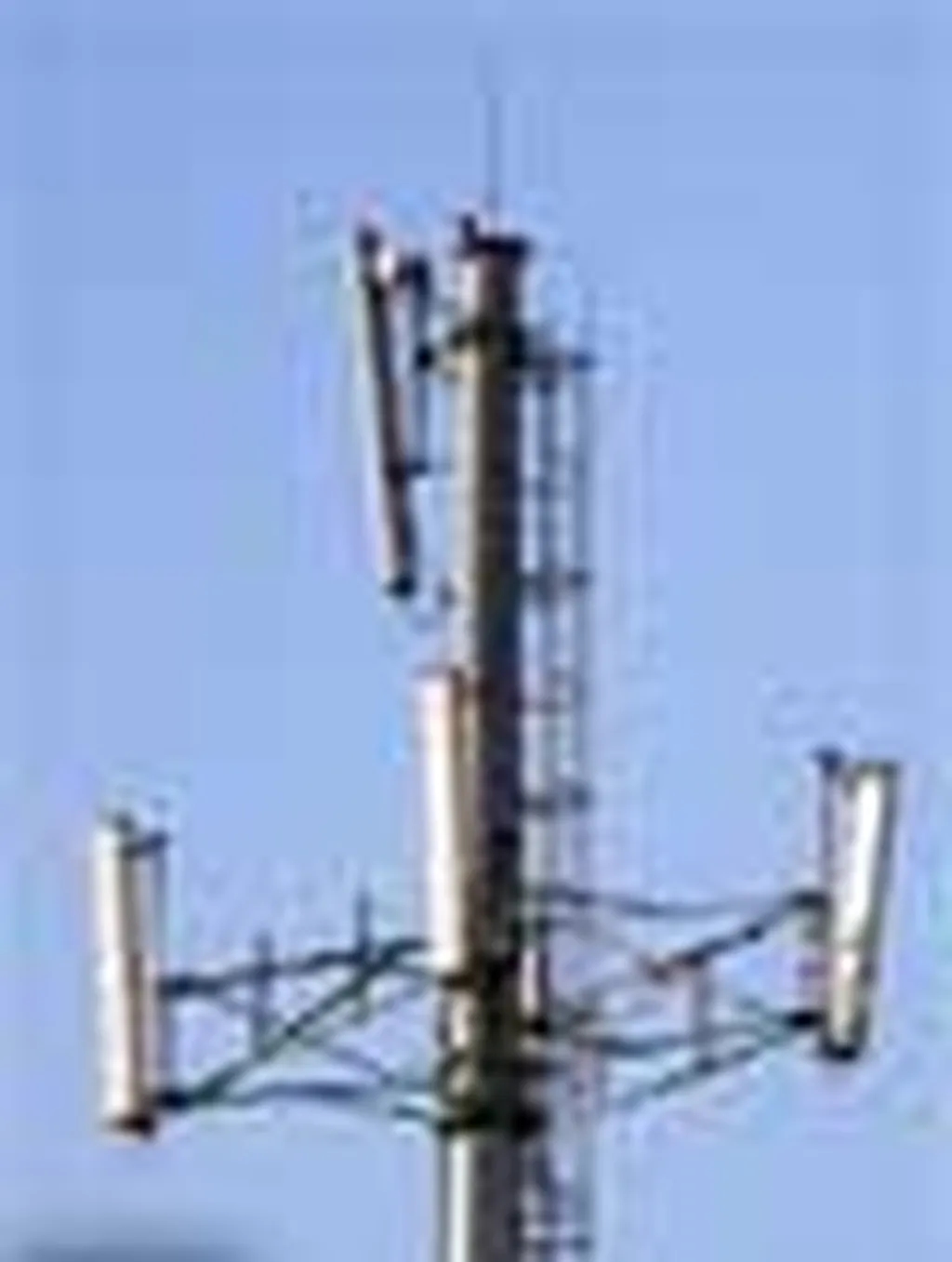 رگولاتوری: رعايت استاندارد تشعشعات آنتن هاي BTS مطلوب است