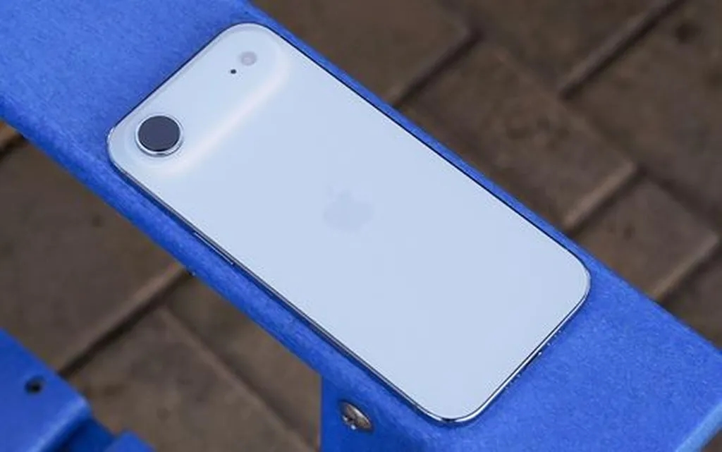 مورد عجیب اپل؛ آیا آیفون ایر 2 ارزان‌تر می‌شود؟