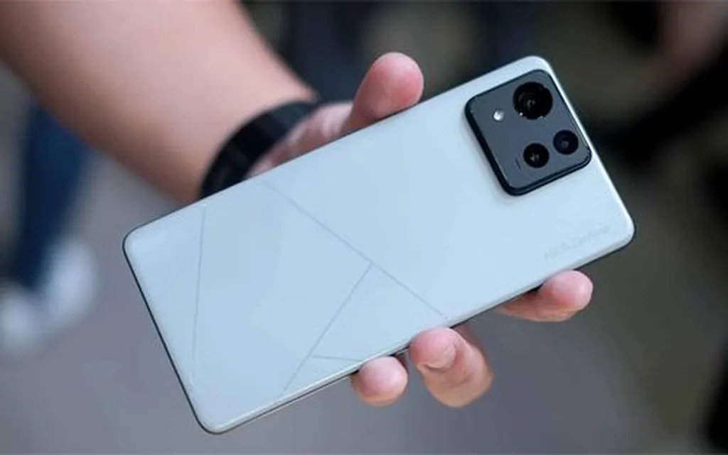 ایسوس ذنفون 12 اولترا؛ 4 نکته مهم که باید بدانید