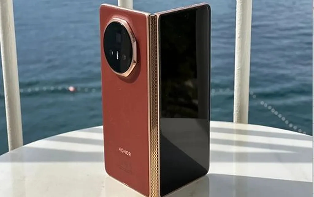 گوشی تاشو آنر مجیک V4 با یک بهبود قابل‌توجه همراه خواهد شد