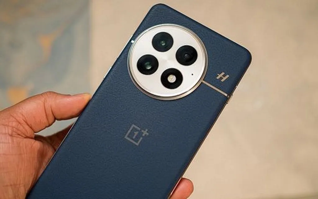 وان پلاس 13T با نمایشگر تخت و دکمه جدید روانه بازار خواهد شد