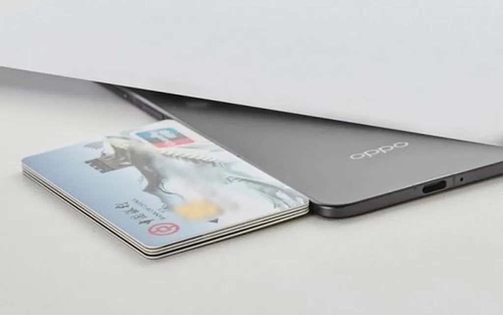 نازک‌ترین گوشی تاشو جهان ظاهراً سبک‌ترین تاشدنی نخواهد بود!