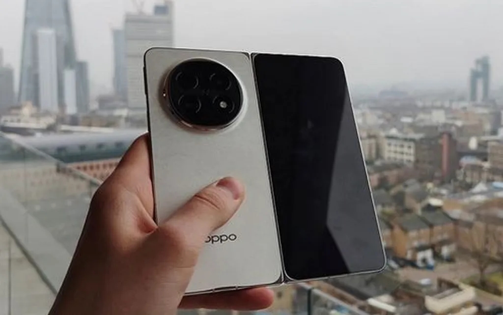 اوپو فایند N5 با لولای تیتانیومی بهبودیافته عرضه می‌شود