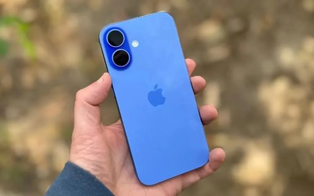 آیفون 16 اپل پرفروش‌ترین گوشی بازار به شمار می‌رود