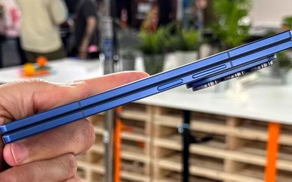 اعداد هیجان‌انگیز درباره وزن و ضخامت گلکسی زد فولد 7