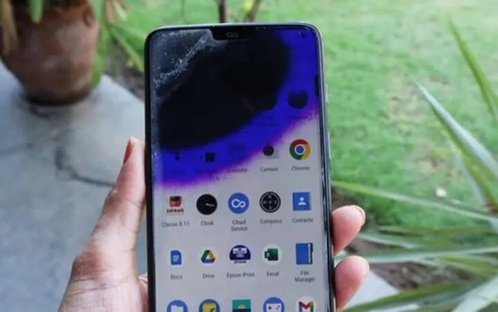 لکه بنفش روی صفحه نمایش گوشی نشانه چیست؟