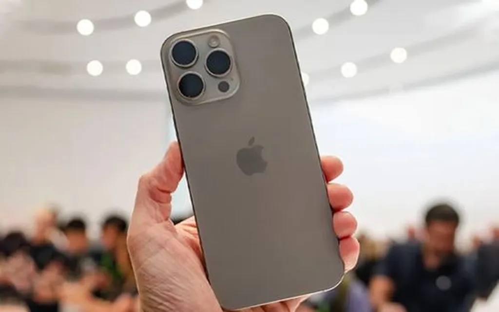 سود بازرگانی واردات گوشی های آیفون ۹۶ درصد اعلام شد!