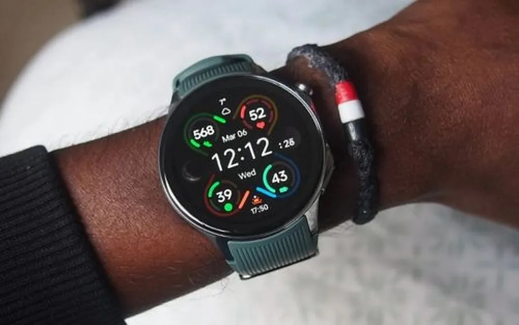 وان پلاس واچ 3 با باتری حجیم‌تر و بدنه نازک‌تر عرضه می‌شود