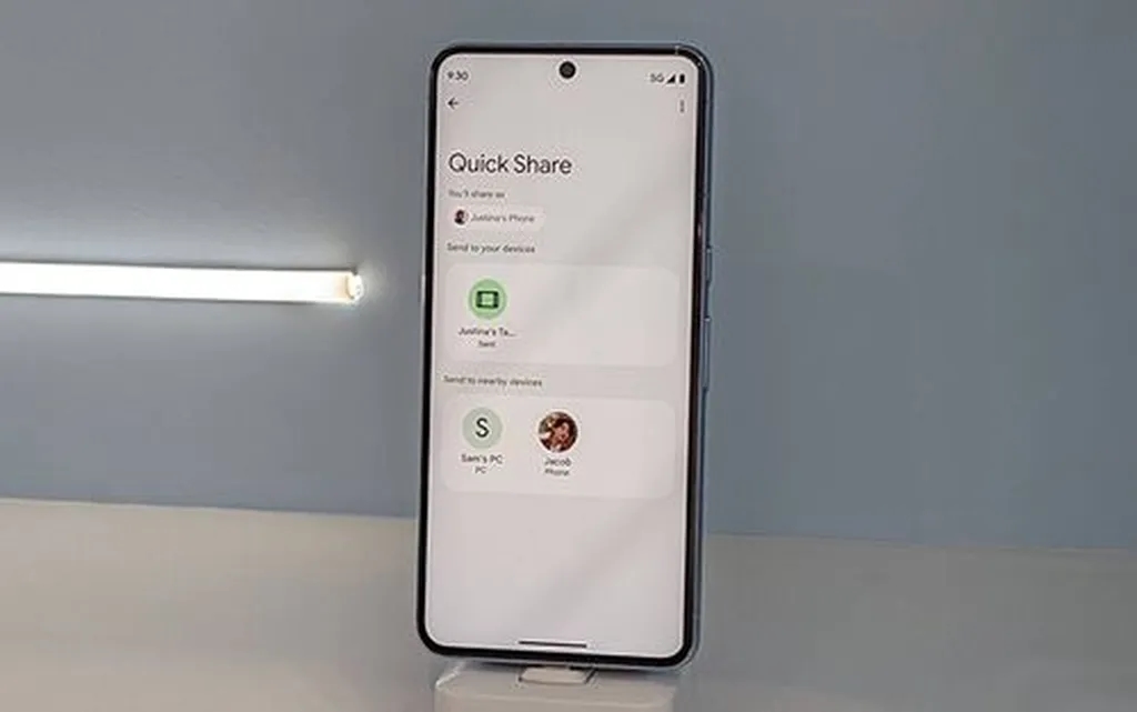 گوگل در حال آماده‌سازی قابلیت Quick Share اندروید برای ارسال فایل به آیفون است