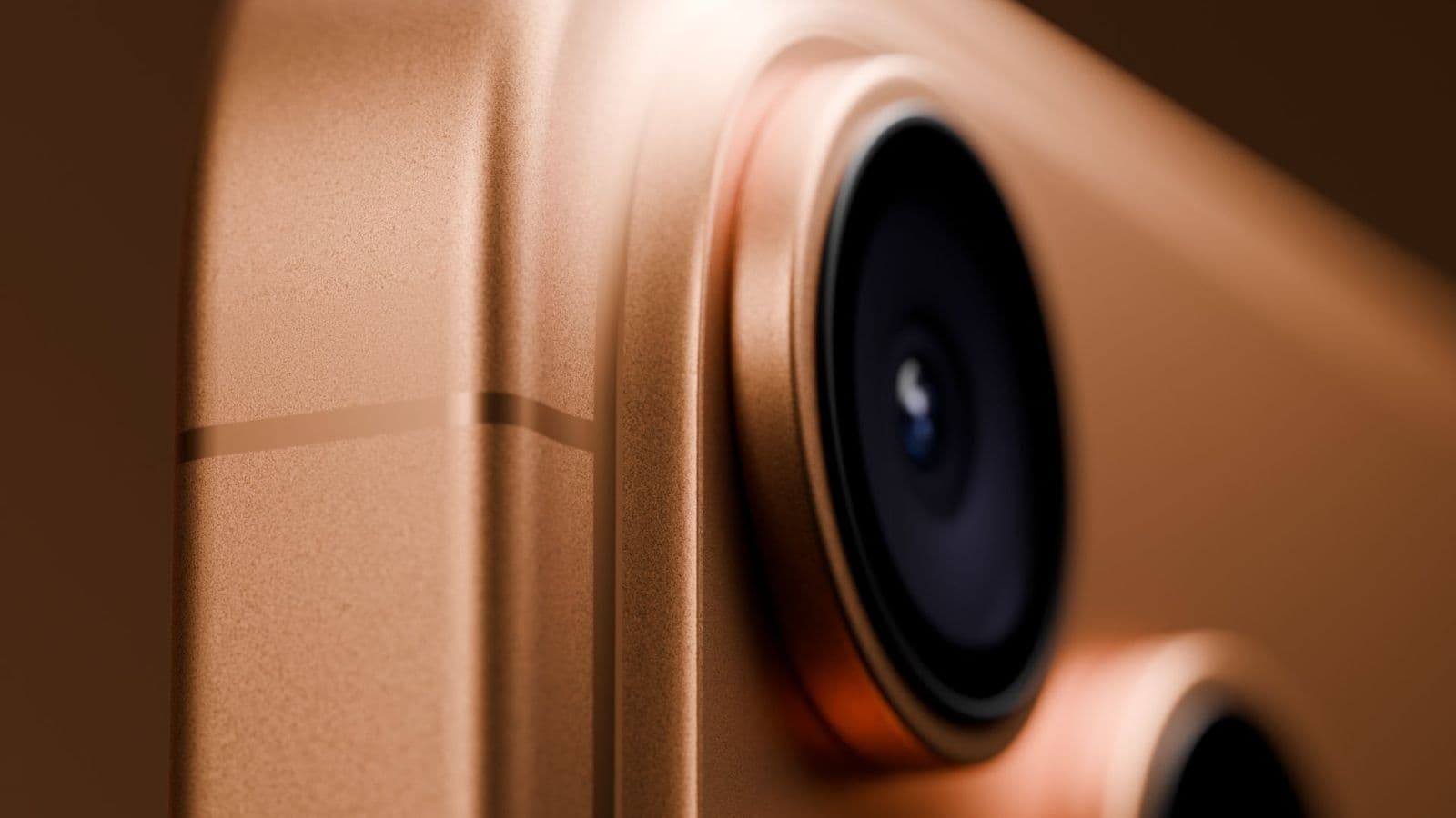 Alleged-iPhone-17-Pro-Antenna-Line.jpg