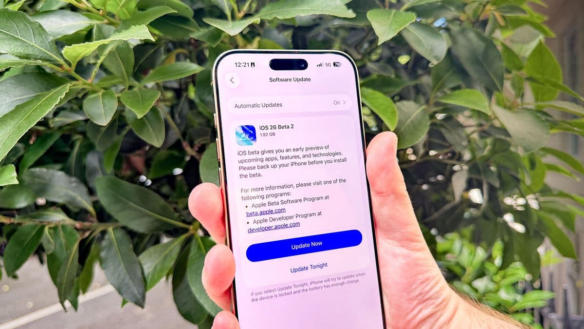  از آیفون اصلی خود استفاده نکنید