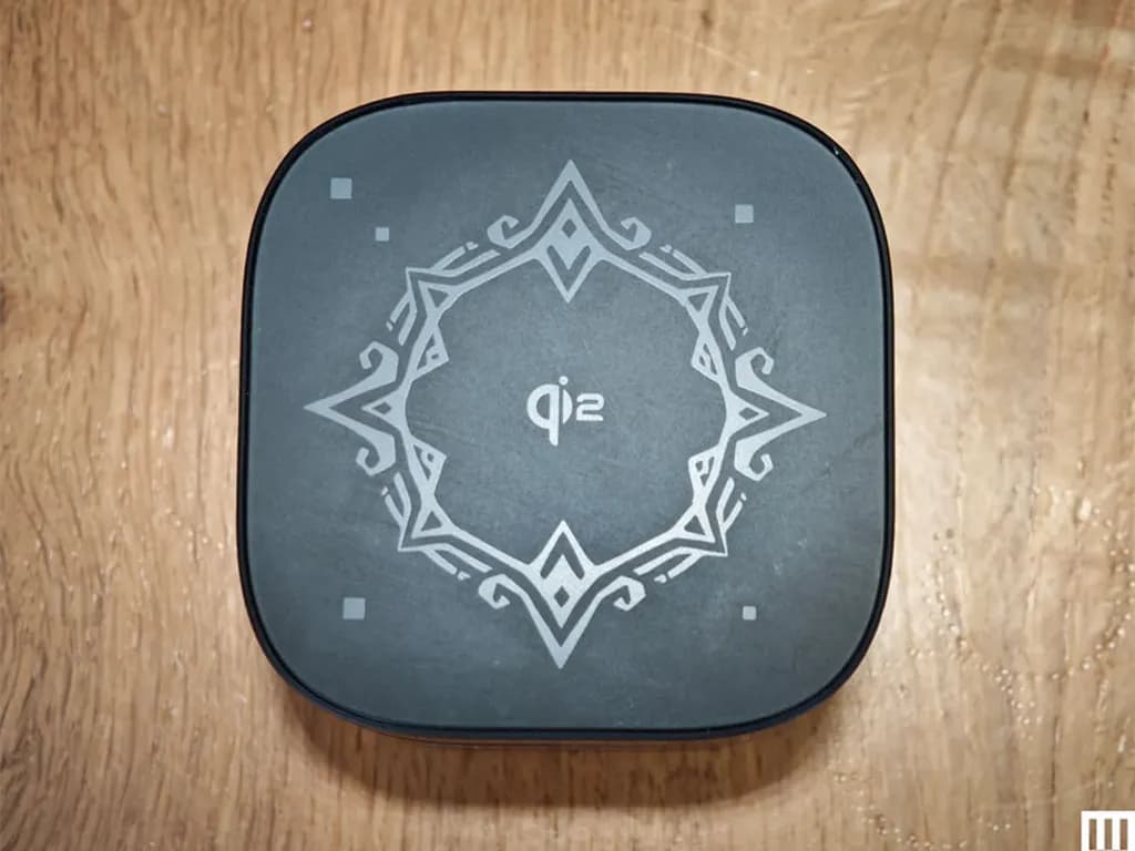 Qi2 charger