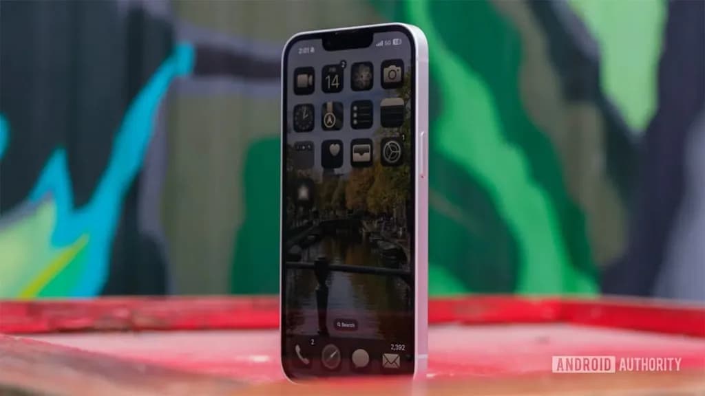 iPhone 16e