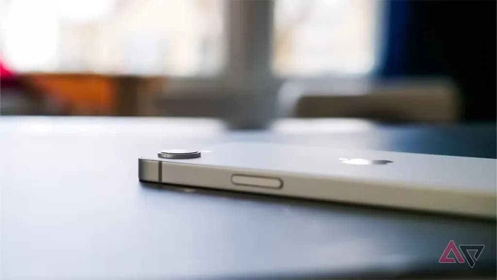 iPhone 16e