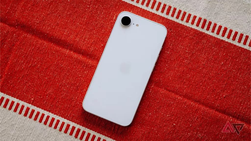 iPhone 16e