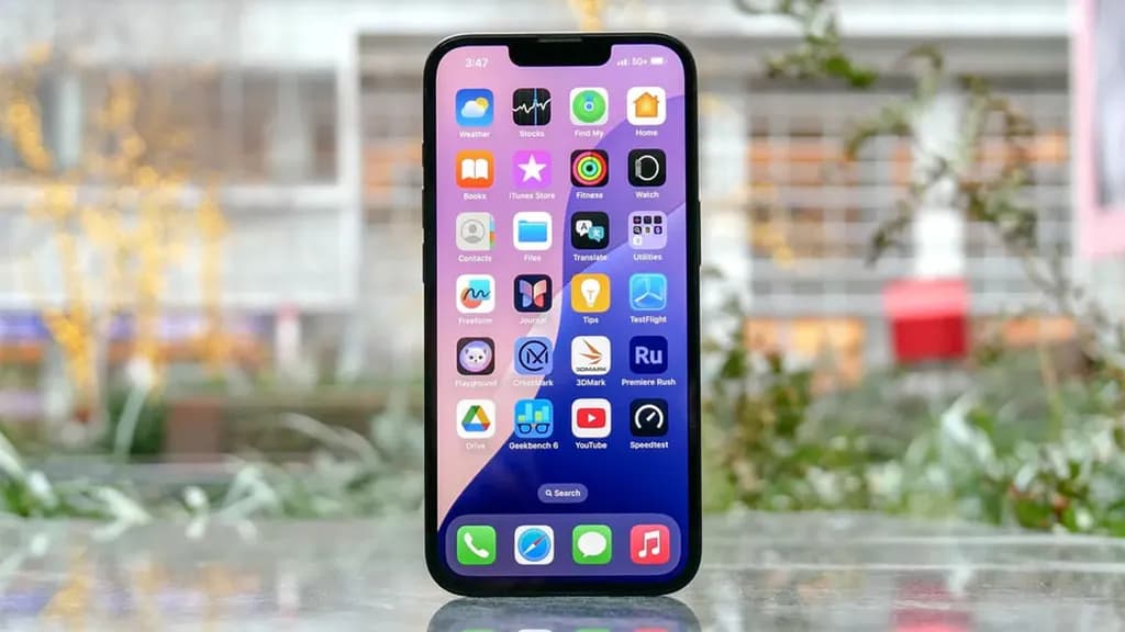 iPhone 16e