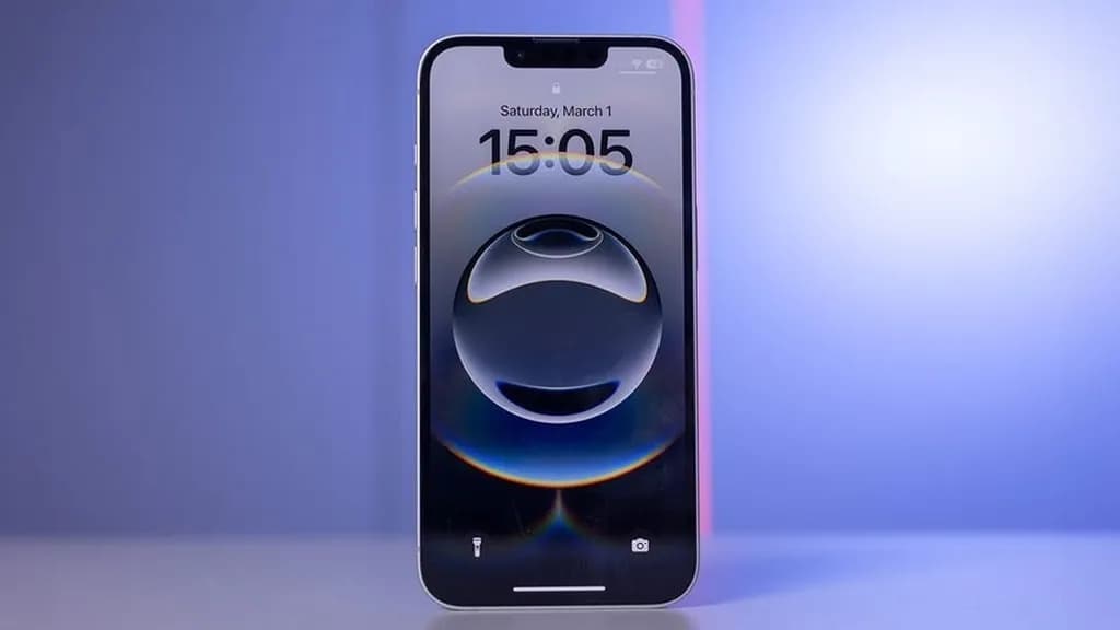 iPhone 16e