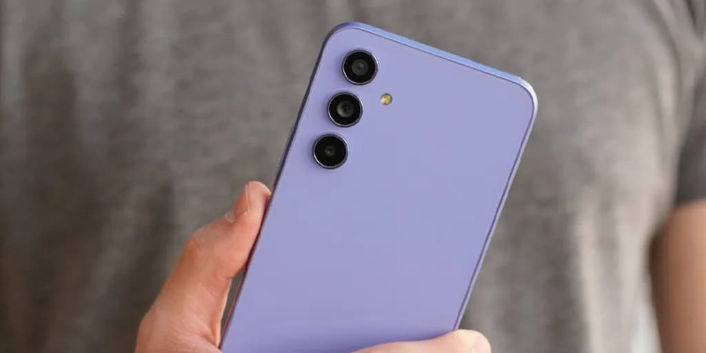 طراحی گوشی موبایل گلکسی A54