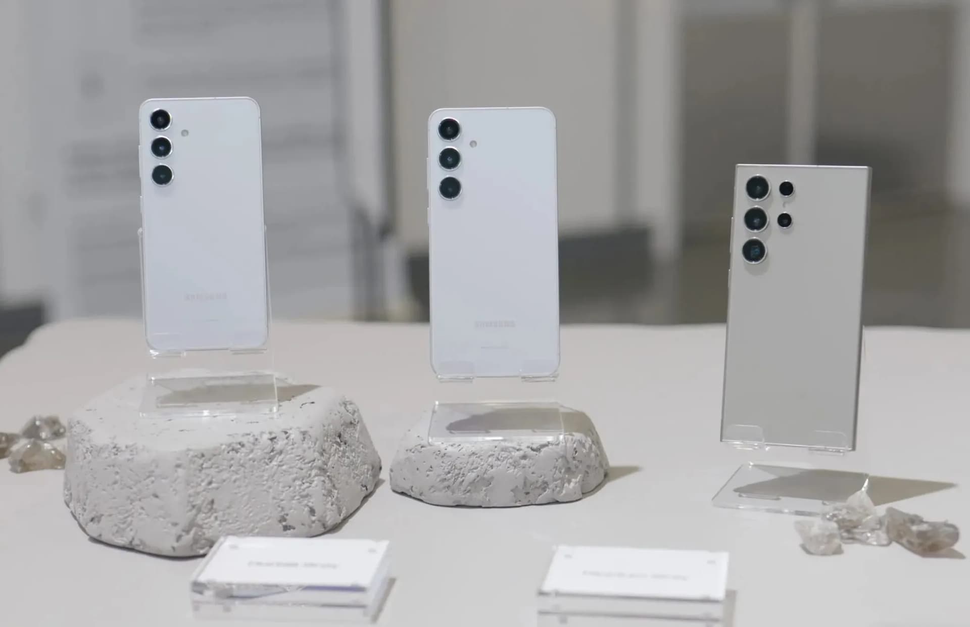 رنگ طوسی سری گلکسی اس ۲۴ و اس ۲۴ پلاس