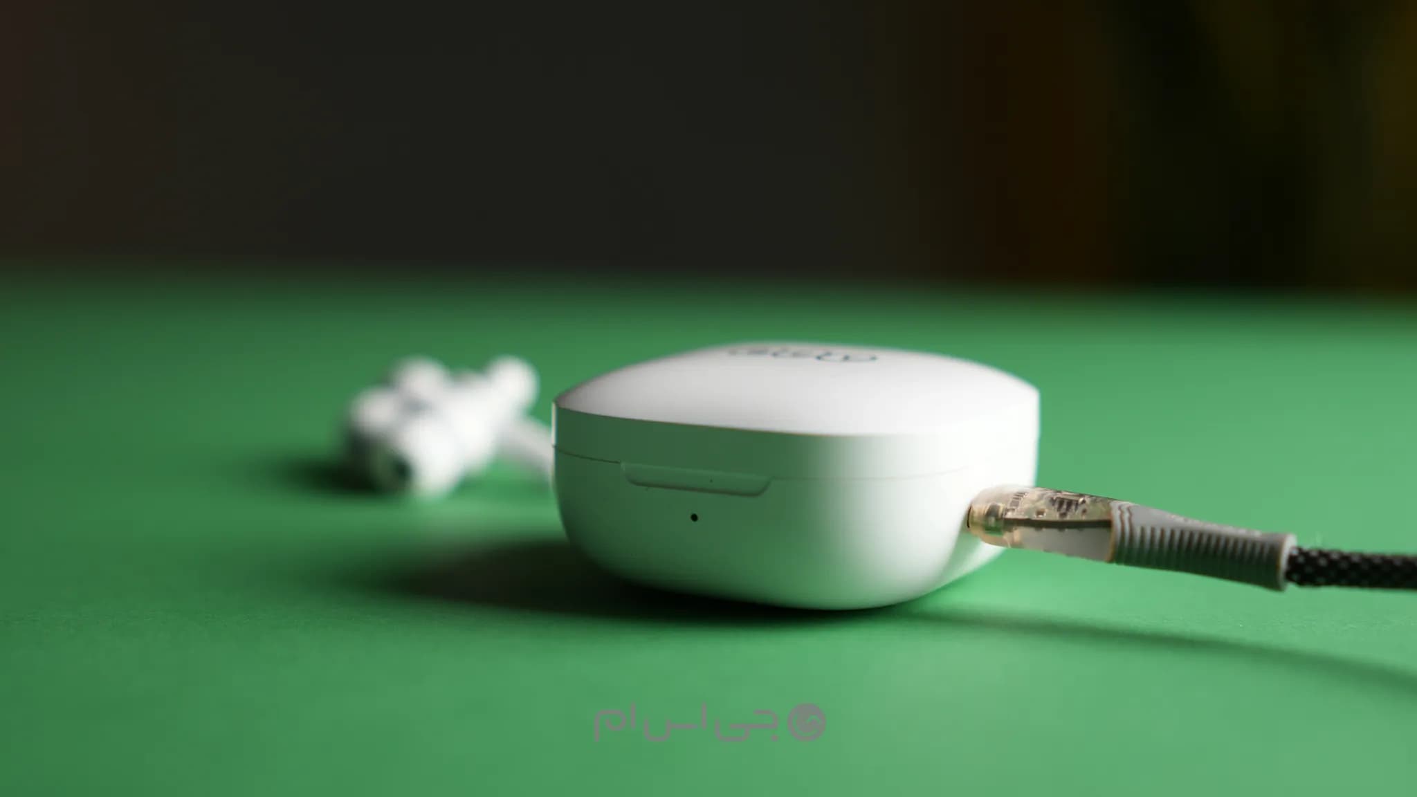 شارژ شدن هدفون بلوتوثی QCY T13