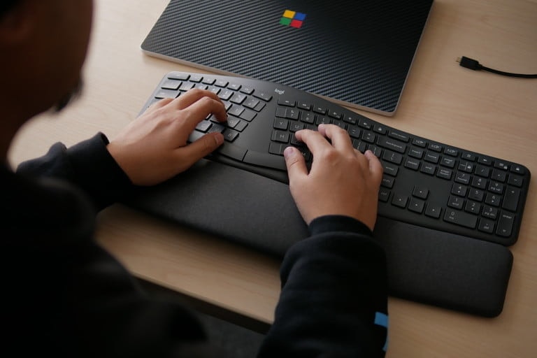 انواع کیبورد ارگونومیک لاجیتک