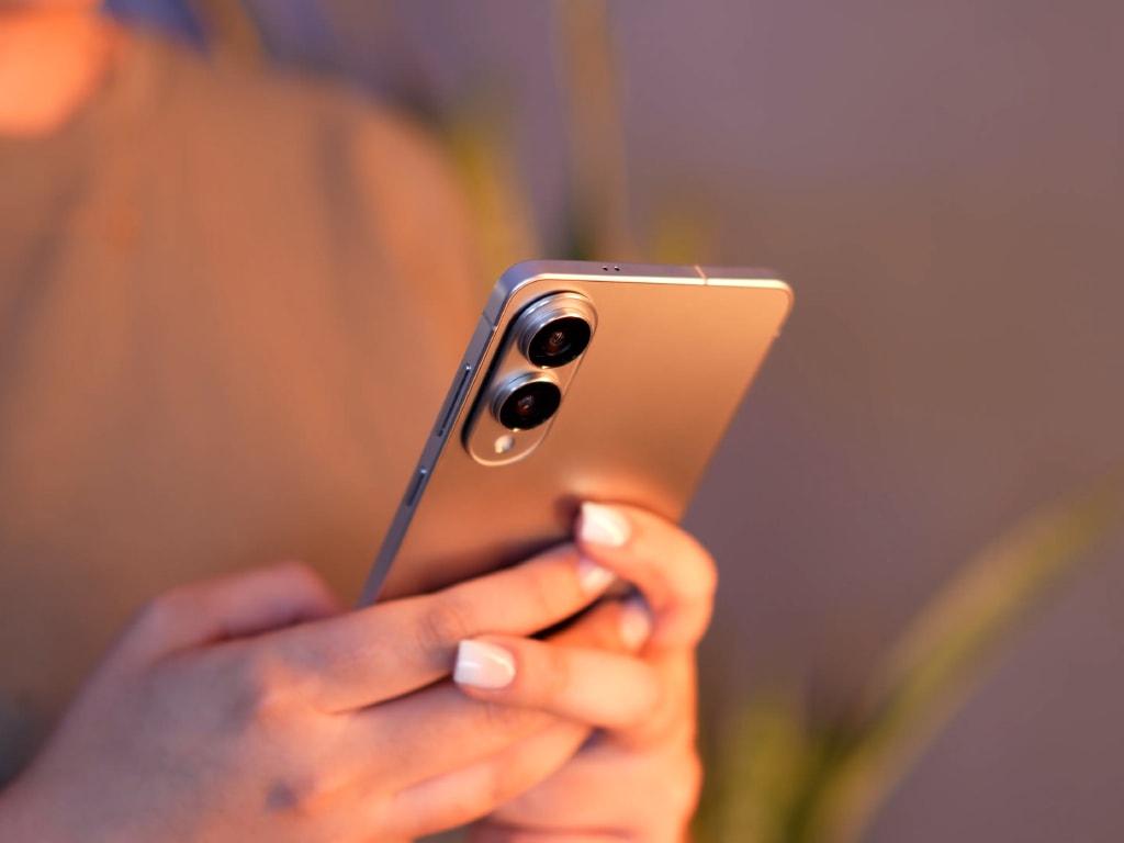 طراحی گوشی گلکسی اس ۲۵ اج