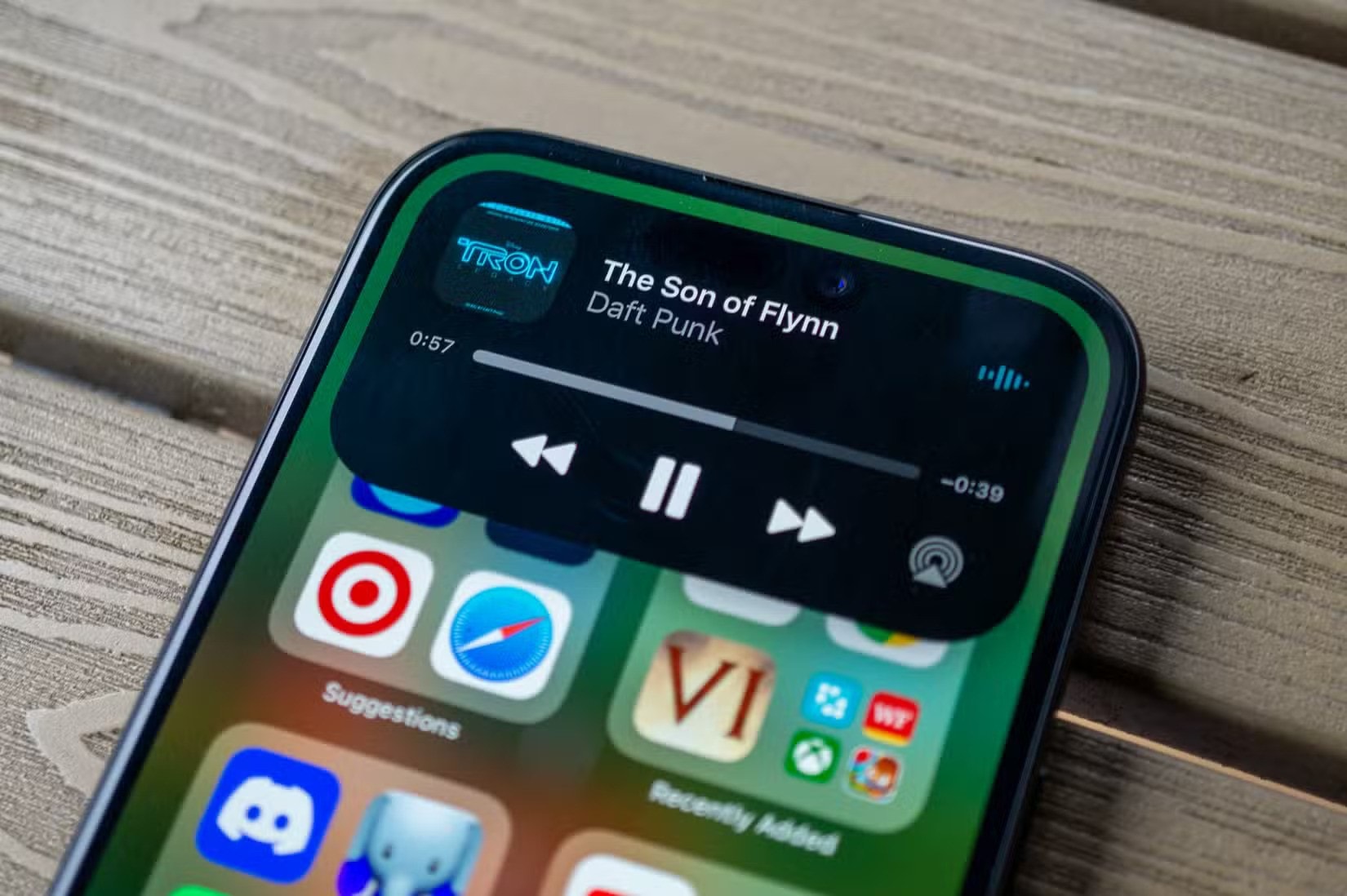 طراحی آیفون 15