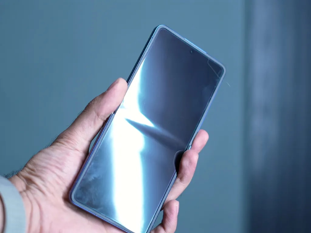 فرورفتگی وسط صفحه گوشی زد فلیپ ۷