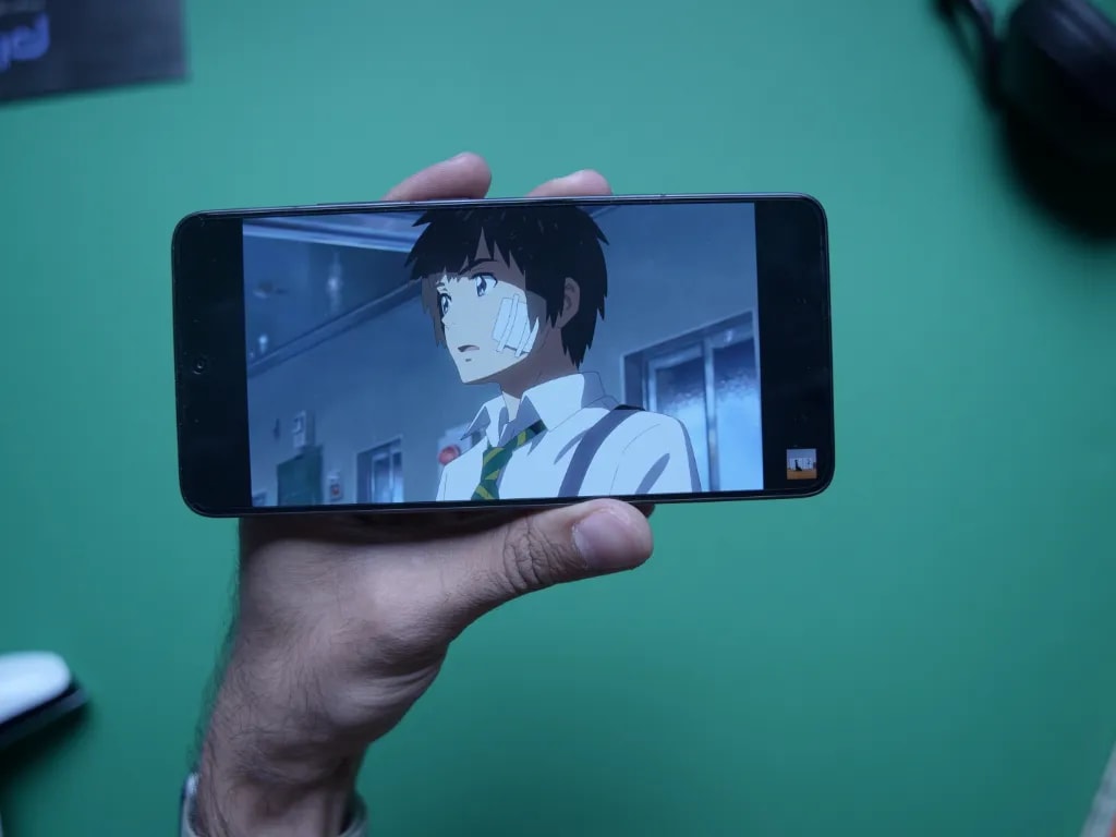 تست نمایشگر گوشی F7 پرو