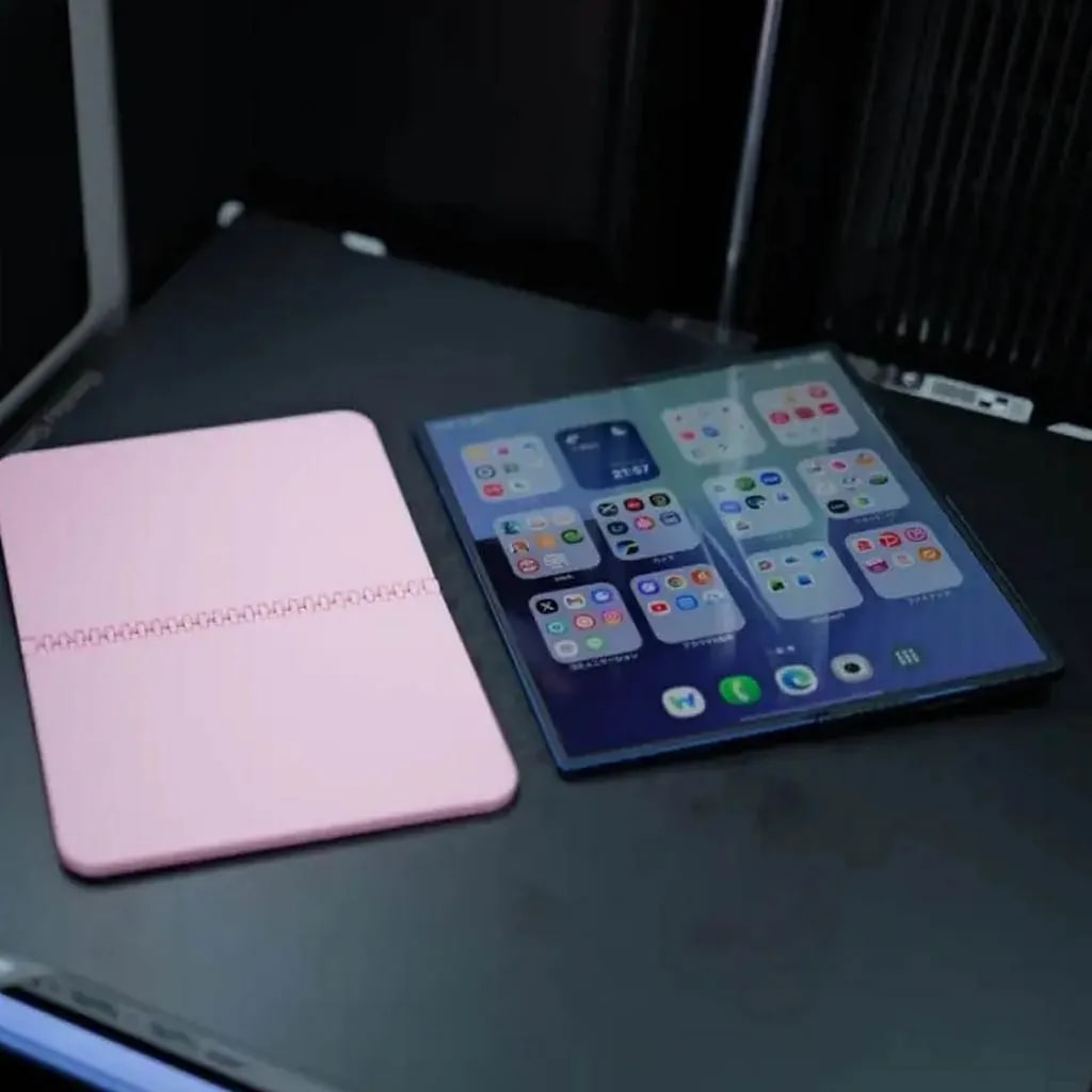 آیفون فولد در کنار زد فولد ۷