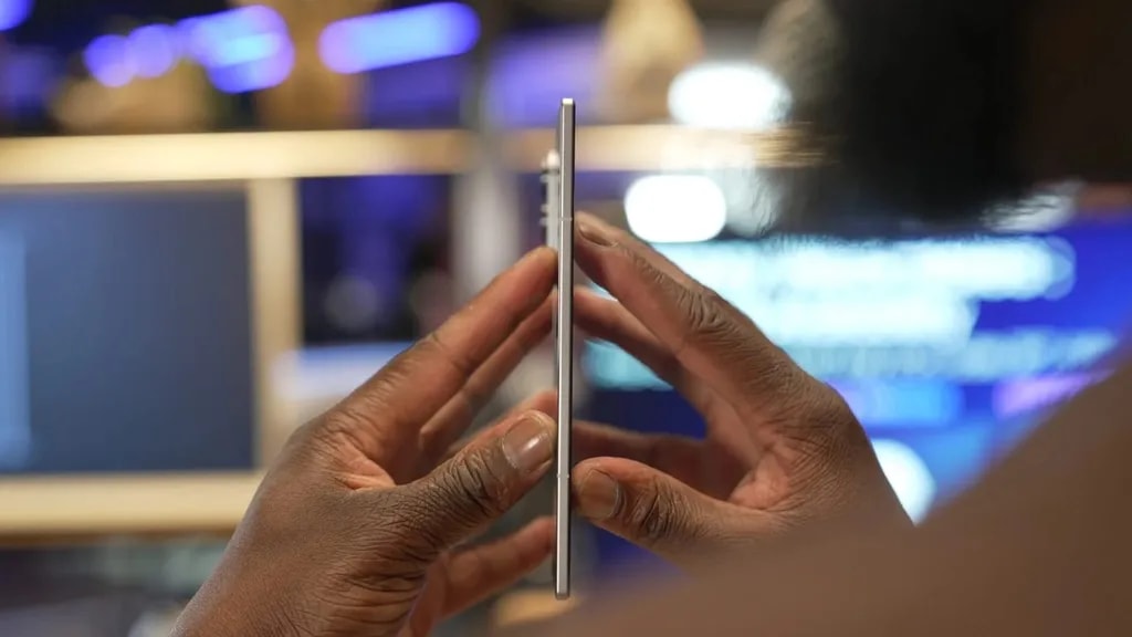 ضخامت گلکسی زد فولد ۷