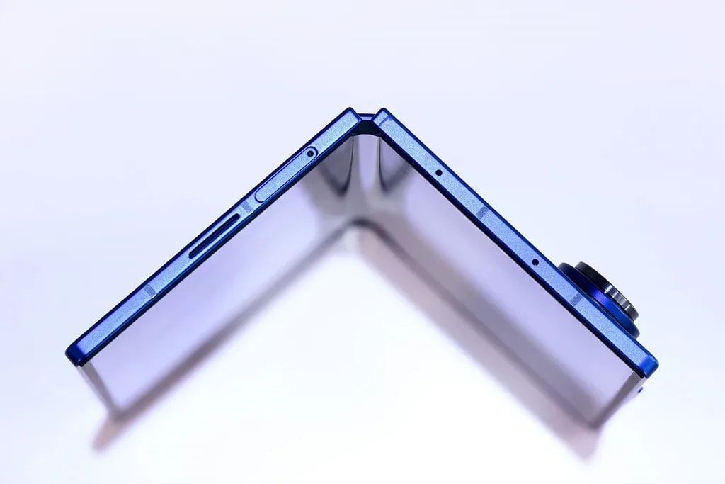 ضخامت گلکسی زد فولد ۷