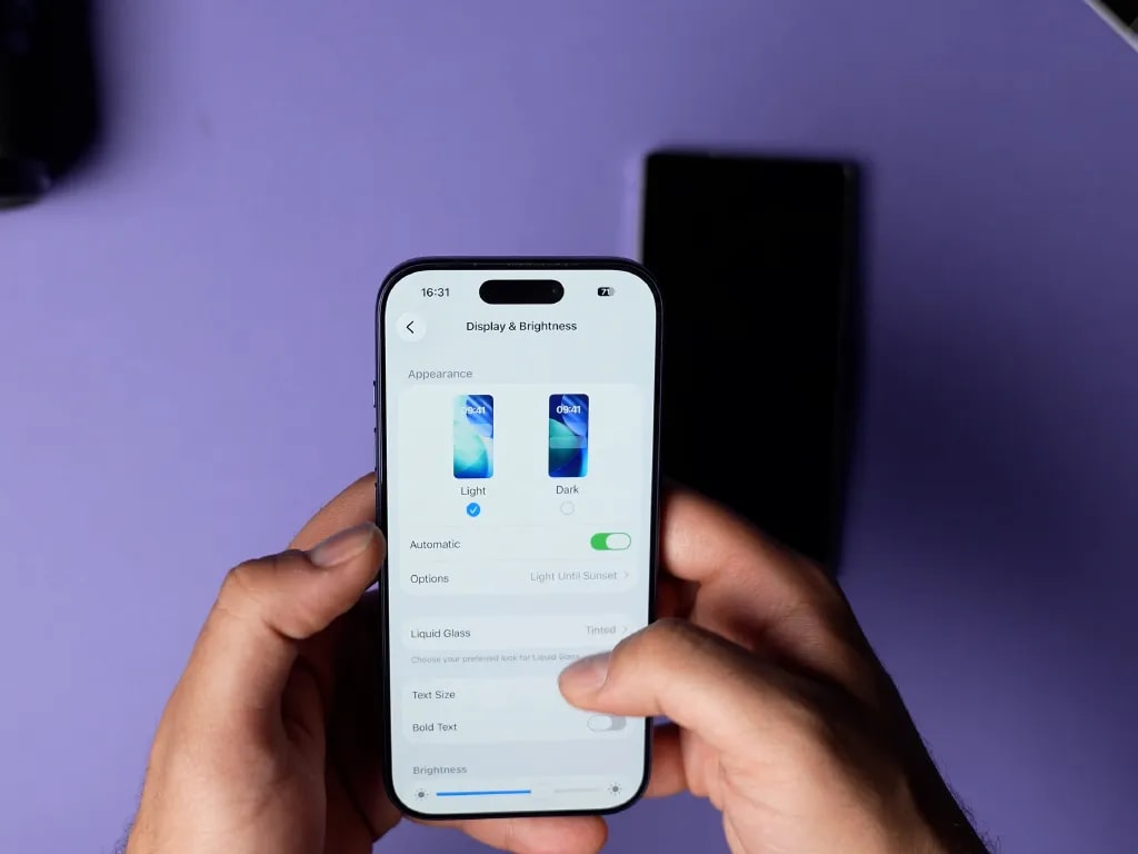 نمایشگر گوشی آیفون ۱۷ پرو