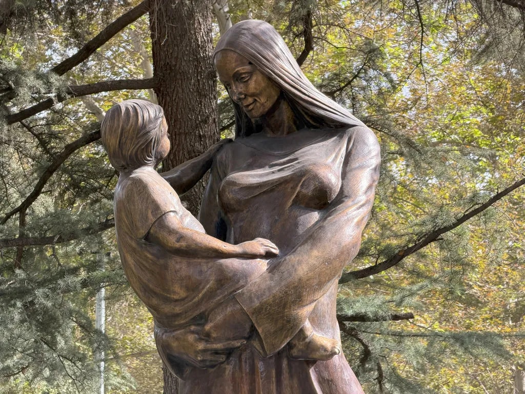 دوربین اصلی آیفون ۱۷ پرو