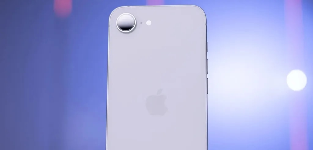 طراحی آيفون 16e